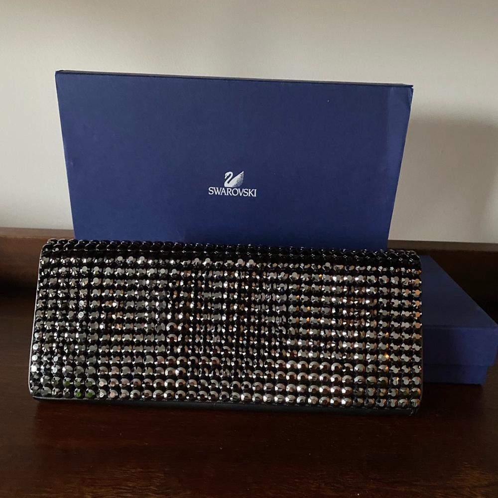 RARE FIND NEW—Glamorous Authentic SWAROVSKI evening clutch